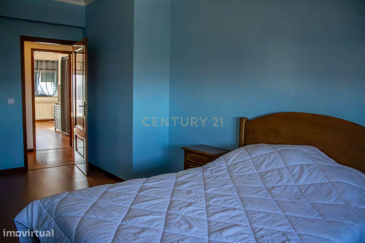 Moradia moderna | 3 pisos | Vila Nova Foz Côa-39