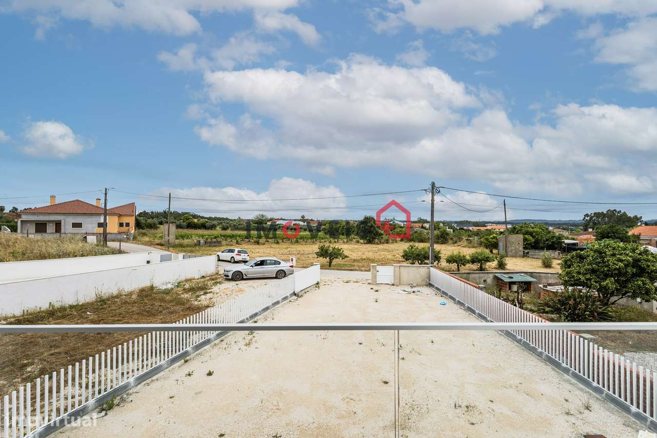 MORADIA INDIVIDUAL T4 - EM FASE FINAL DE ACABAMENTOS - BATALHA-6