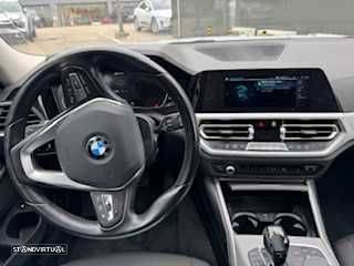 BMW 330 e Touring Auto - 8