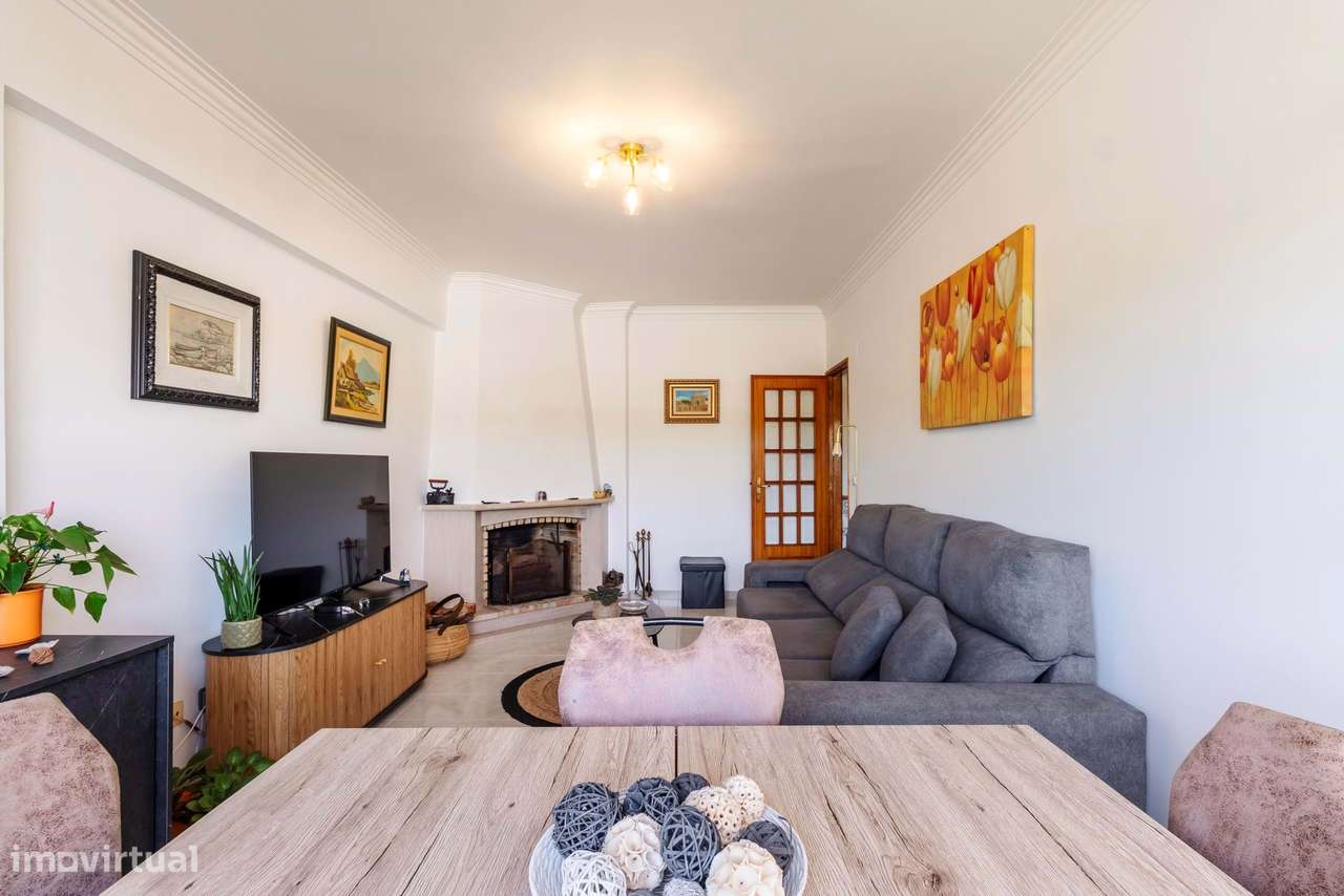Apartamento T2 c/ Varanda no Casal do Cotão, Sintra-8