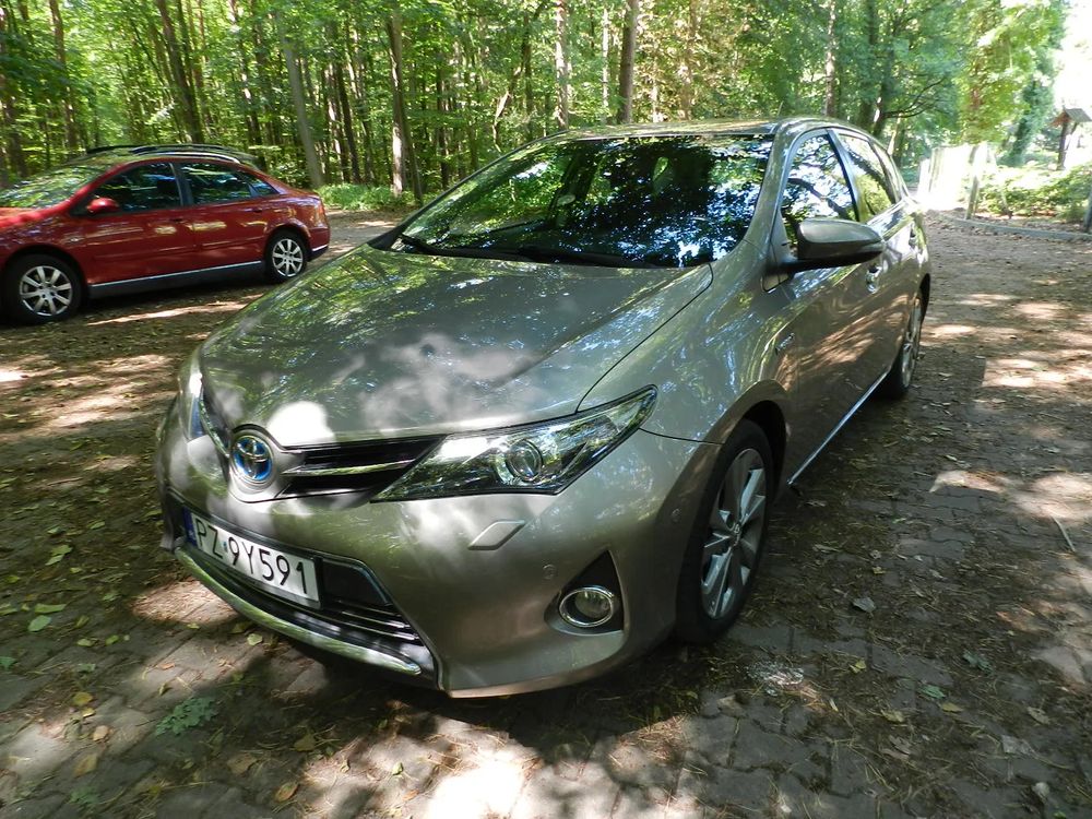Toyota Auris II (2012-) 1.8 HSD Luna 2013