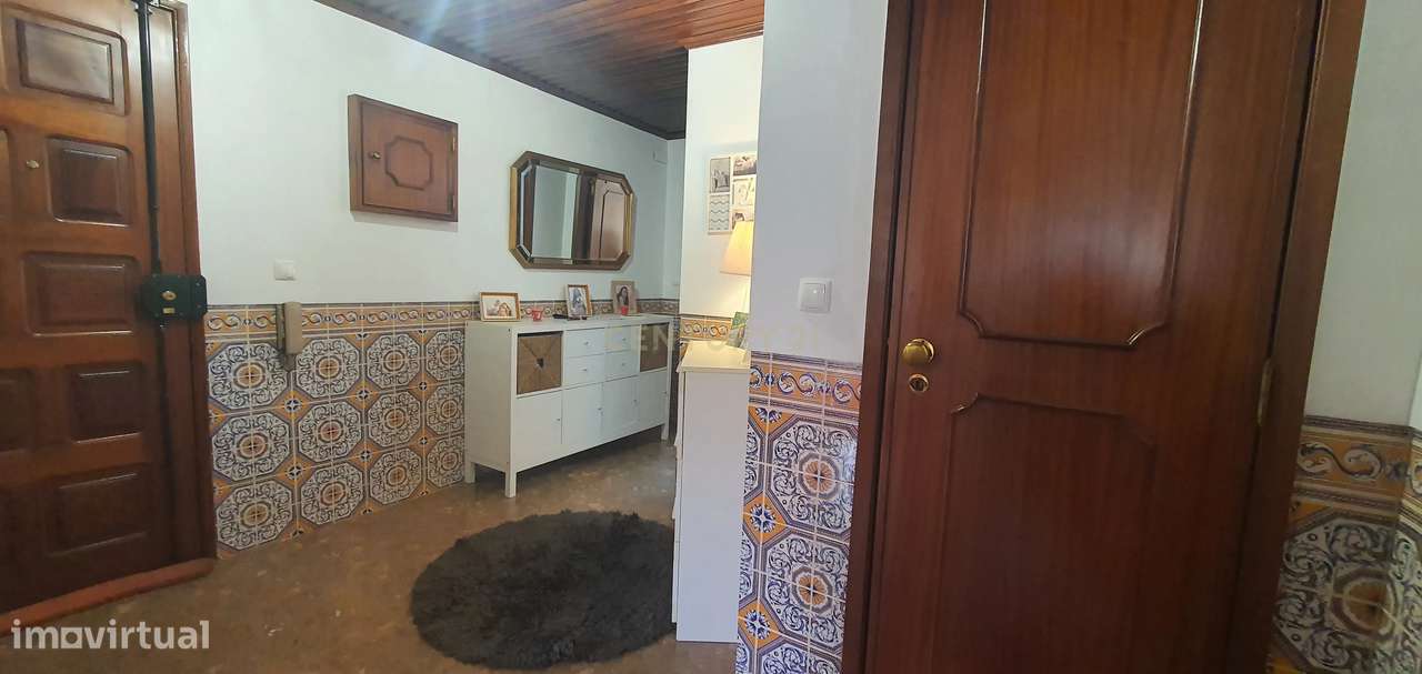 Apartamento T2+1 com parqueamento e Vista desafogada em Odivelas, Lisb-22