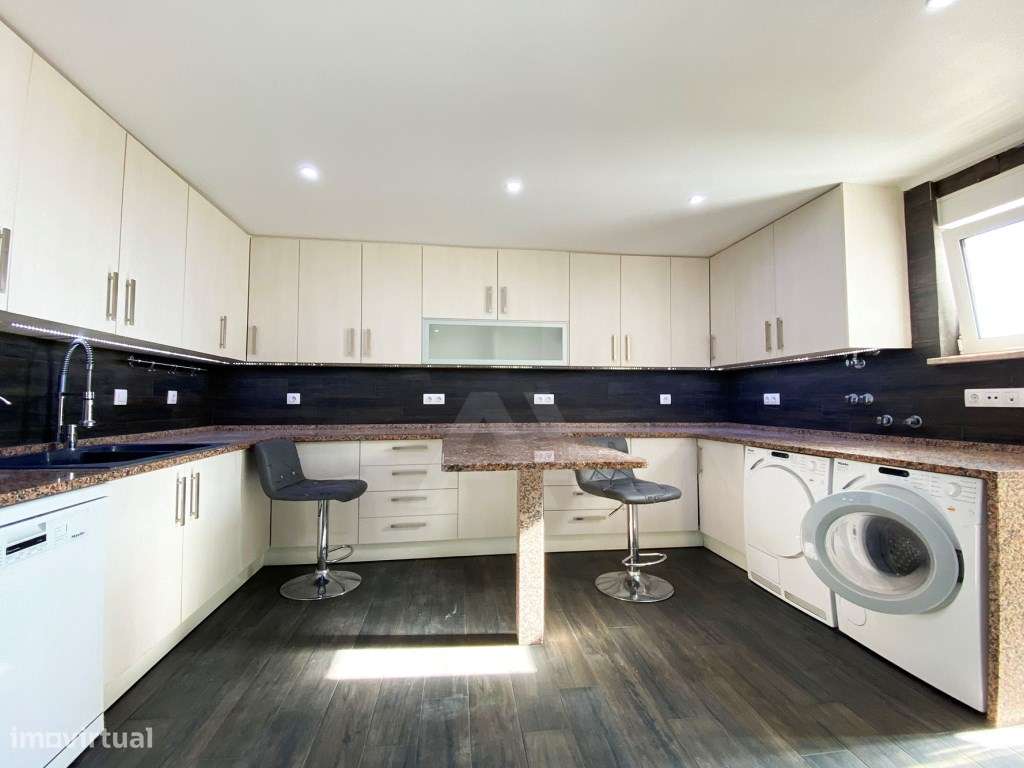 Apartamento T4 em Cascais com vista Mar e Serra-14