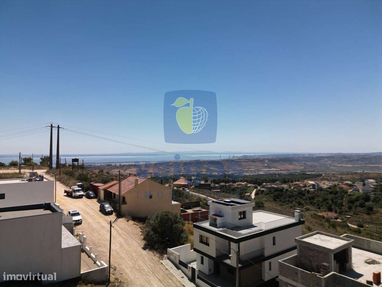 Terreno Urbano em Vialonga com Vista e Acessibilidade-14