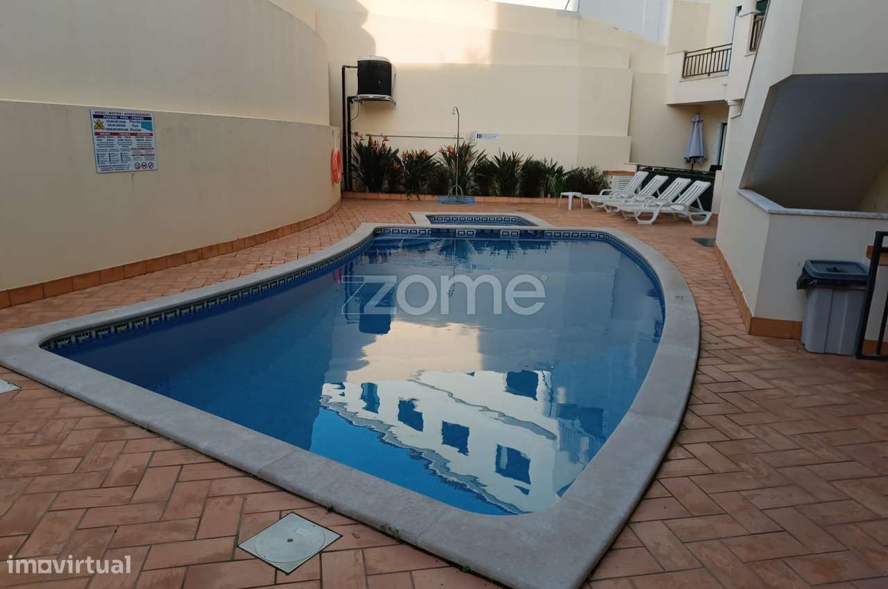 Arrenda-se T2 com Vista Mar, Terraço e Piscina - Grande imagem: 1/15