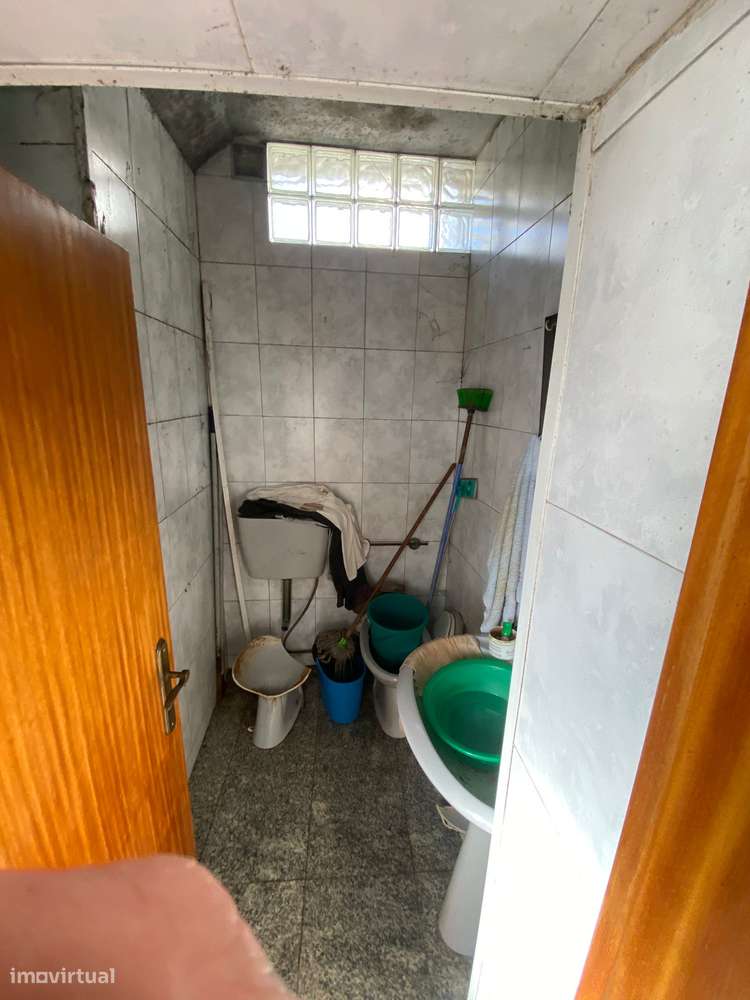 Moradia Geminada T1 p/ recuperar - Oportunidade! - Grande imagem: 4/10