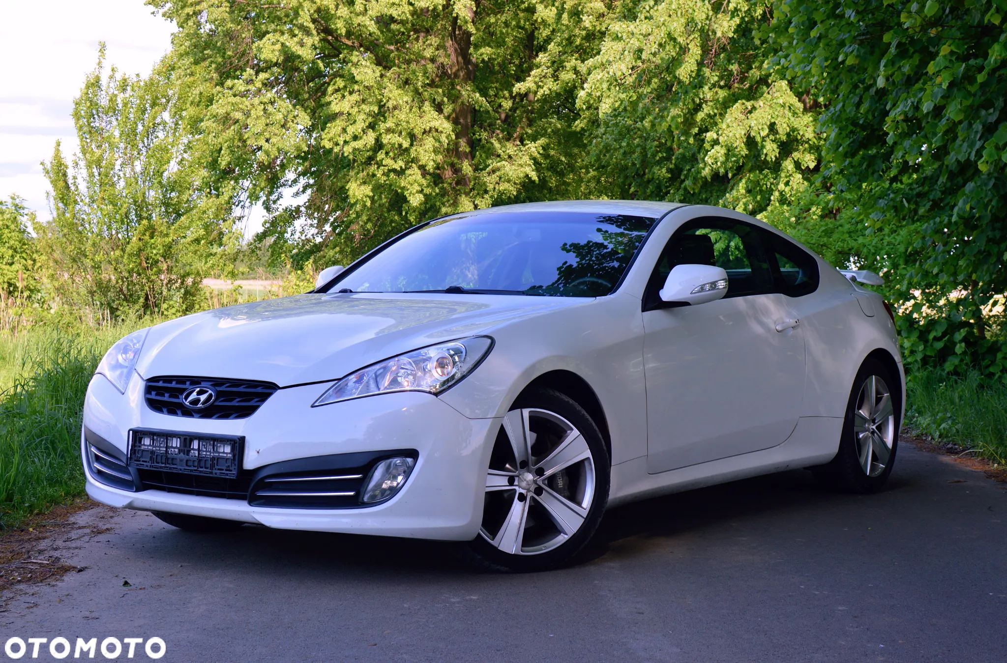 Hyundai Genesis Coupe 2.0 T - 2