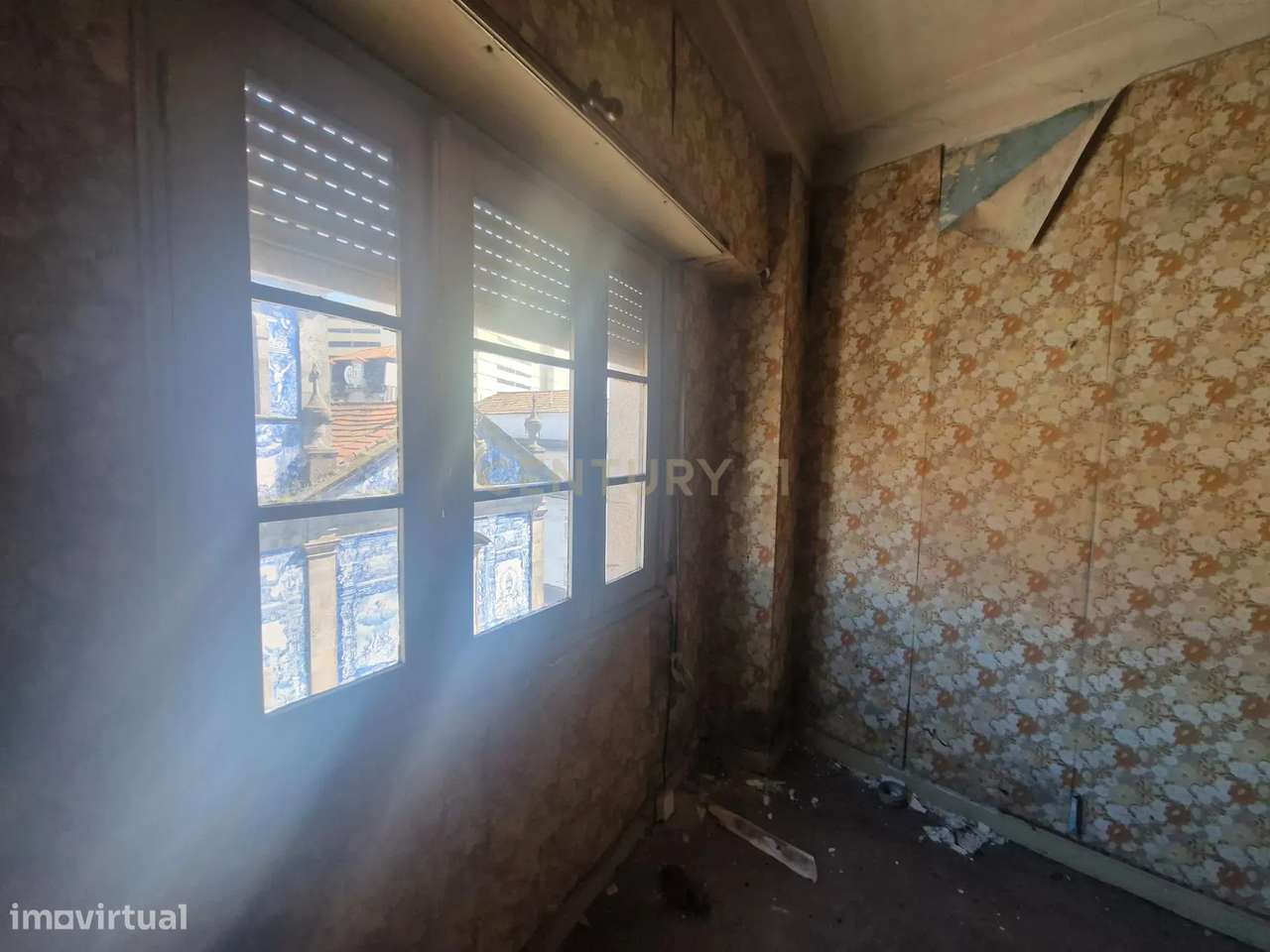 Apartamento 154m2 para remodelação total na Rua Santa Catarina - Porto-15