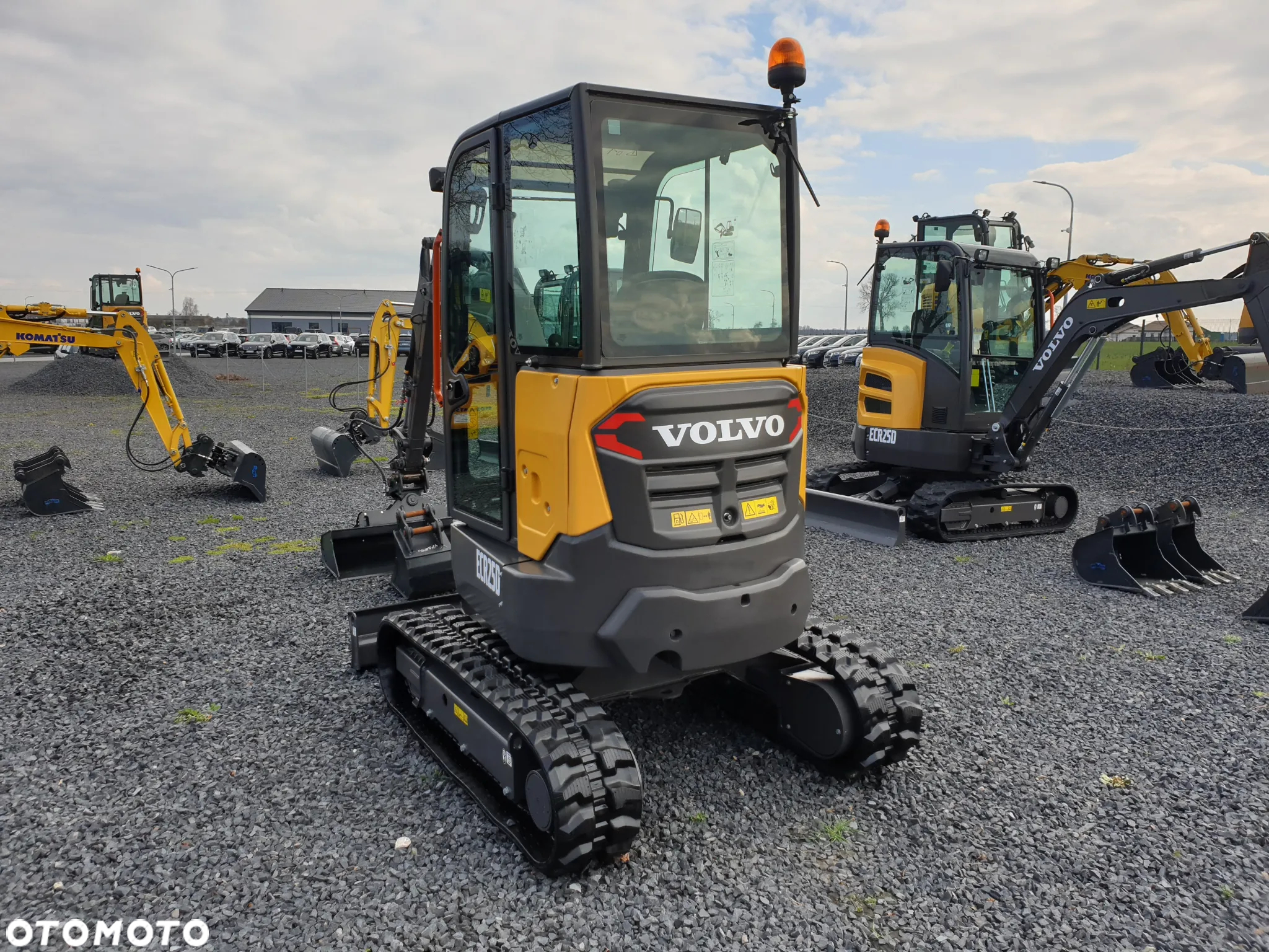 Volvo ECR25D NOWA DOSTĘPNA OD RĘKI, SZYBKOZŁĄCZE, DŁUGIE RAMIĘ, OBRÓT W OBRYSIE - 29