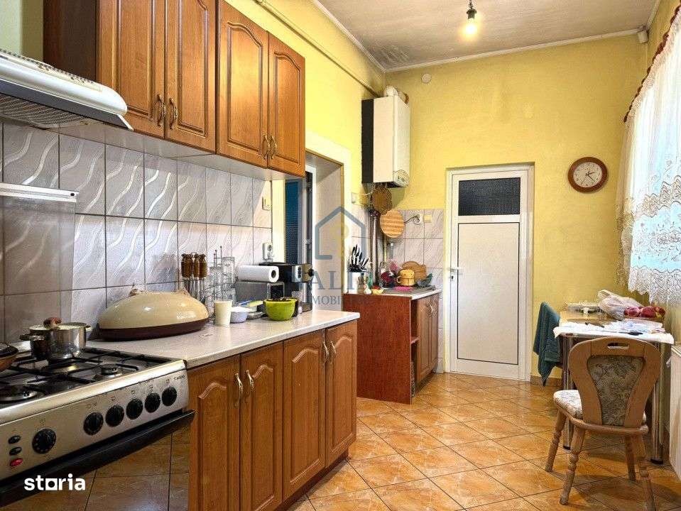 Casa de vanzare zona centrala Victoriei - Imagine principală: 3/17