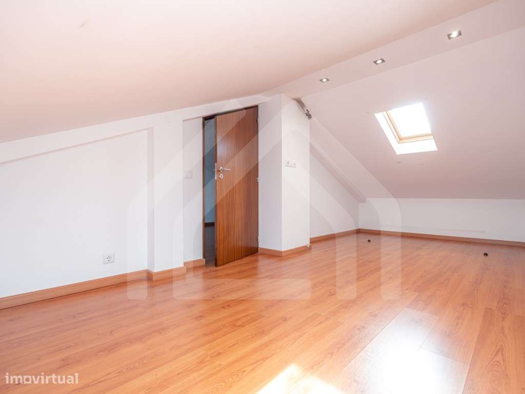 Apartamento T2 com sótão | Ceira-23