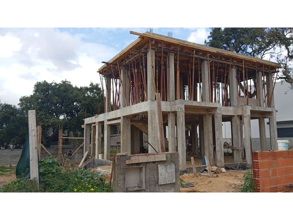 Moradia T4 a venda para conclusão de obra em Azeitão - Grande imagem: 3/34