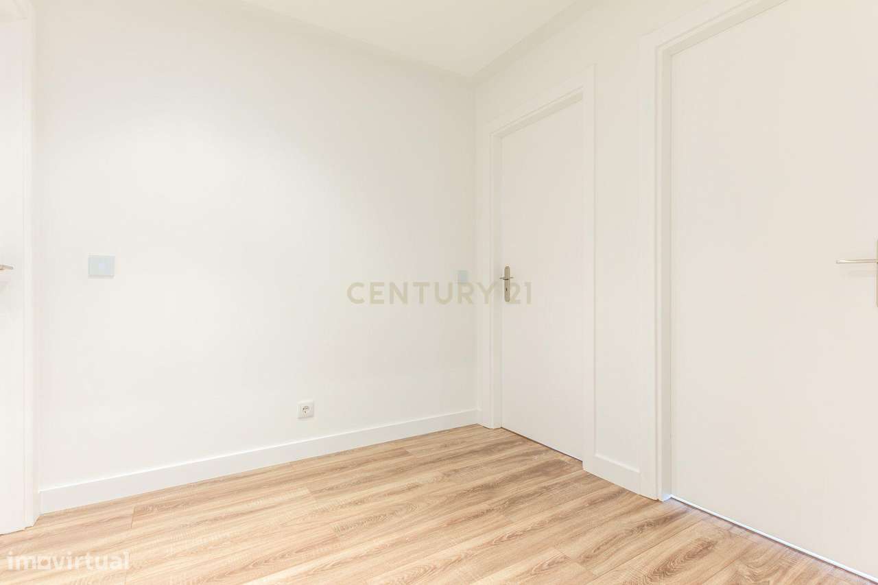 Apartamento T3 no Montijo com Localização Privilegiada-12