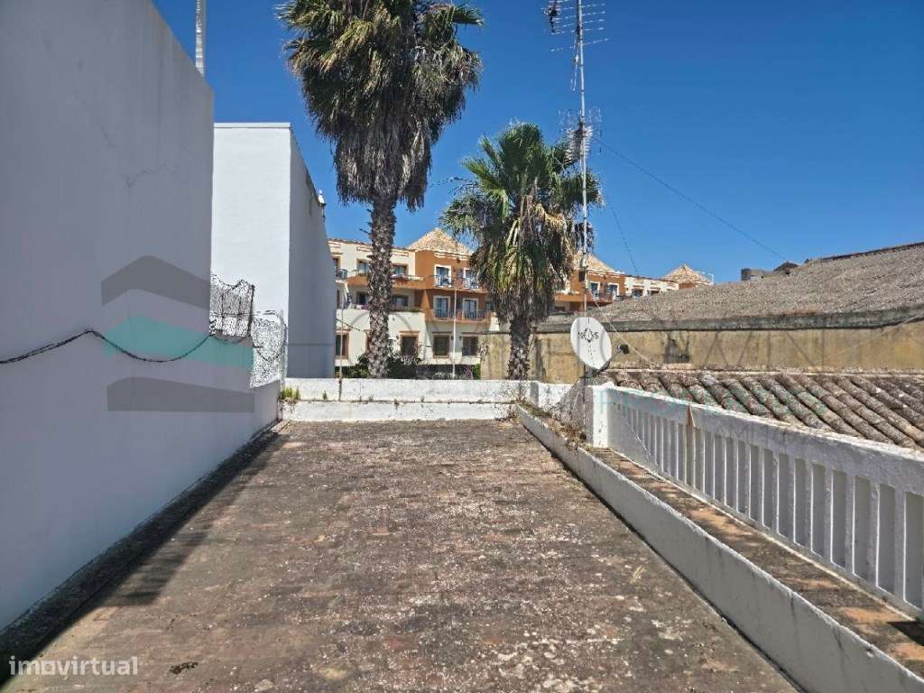 Moradia T3 - Tavira no centro histórico, por recuperar-21