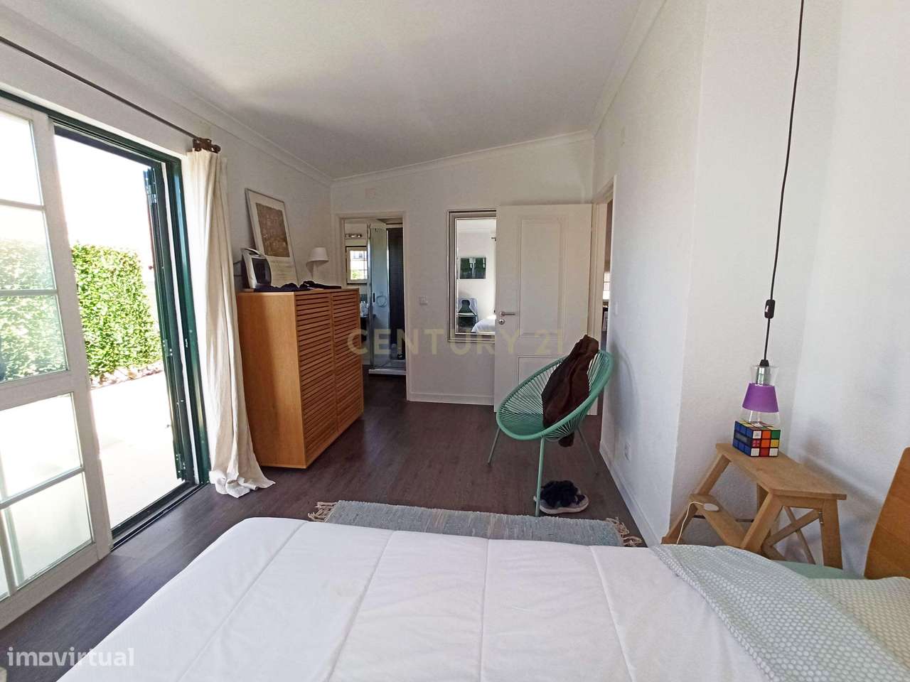 Apartamento com terraço e vista junto ao jardim do Torel-13
