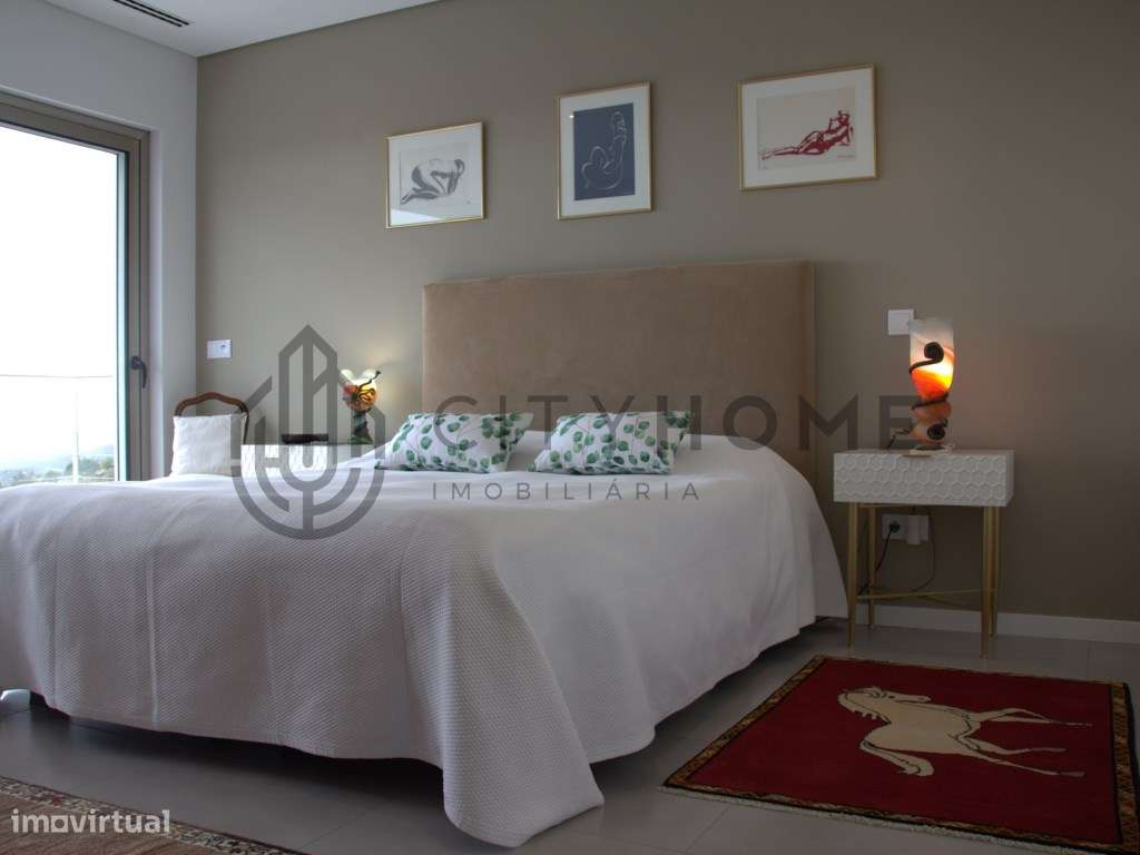 Moradia T5 com vista panorâmica de 180º sobre o mar em Loulé-14