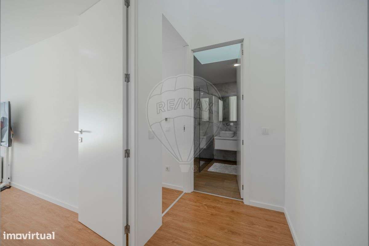 Moradia T3 de Sonho com Piscina Aquecida – Vila Verde-9