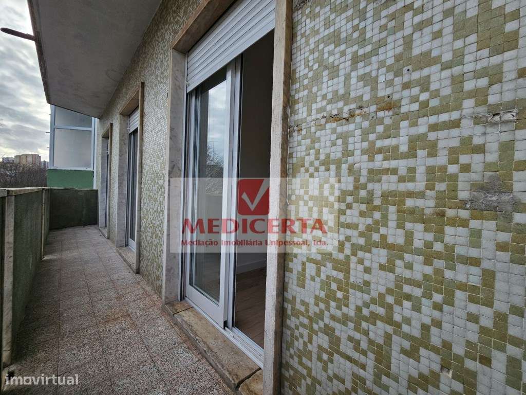 Amadora- Damaia-Cima T4 (104m2) Totalmente remodelado-10