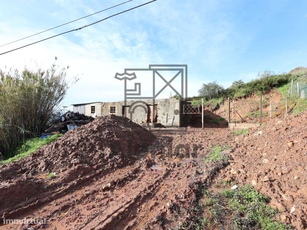 Moradia para restauro em Alenquer-15