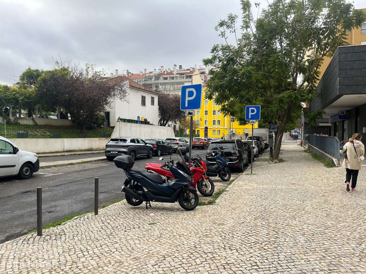 Oportunidade de Investimento — Loja à Venda no Lumiar por 50.000 €-25