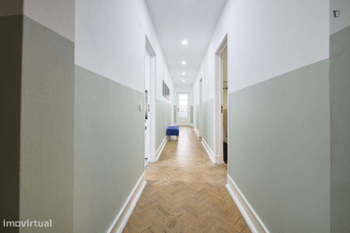 Quarto - localizado em Roma-Areeiro Lisbon - Grande imagem: 2/10