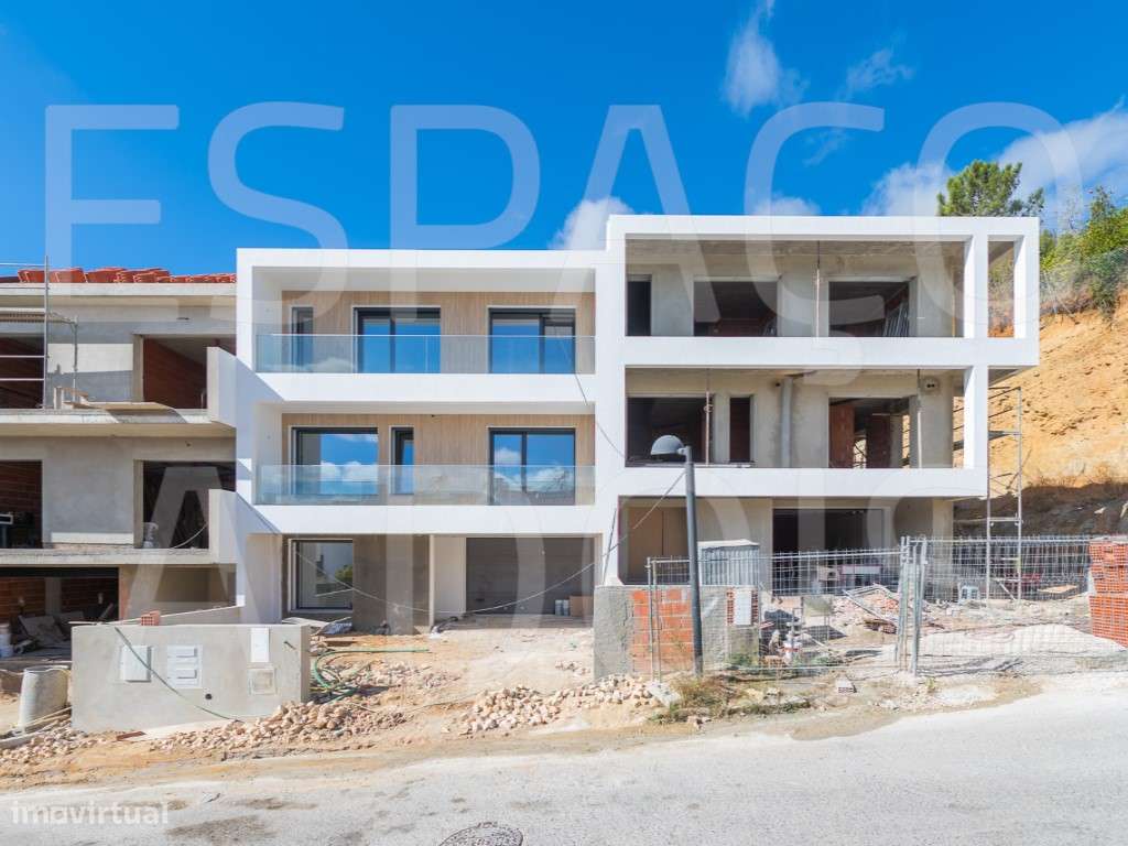 DESLUMBRANTE! Acabamentos de eleição. Jardim e Piscina. Garagem par... - Grande imagem: 4/60