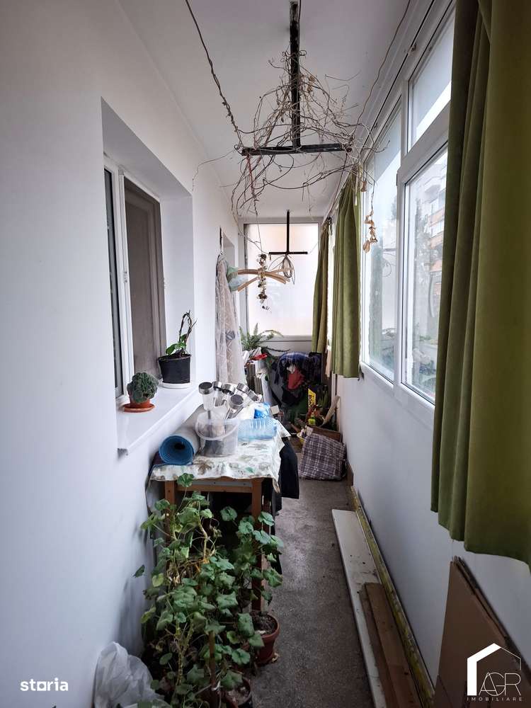 Apartament cu 3 camere, decomandat, zona P-ta Mihai Viteazu-12