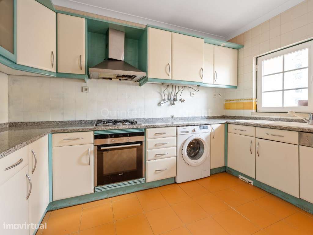 Para venda T3 com box e arrecadação na Quinta da Beloura-12