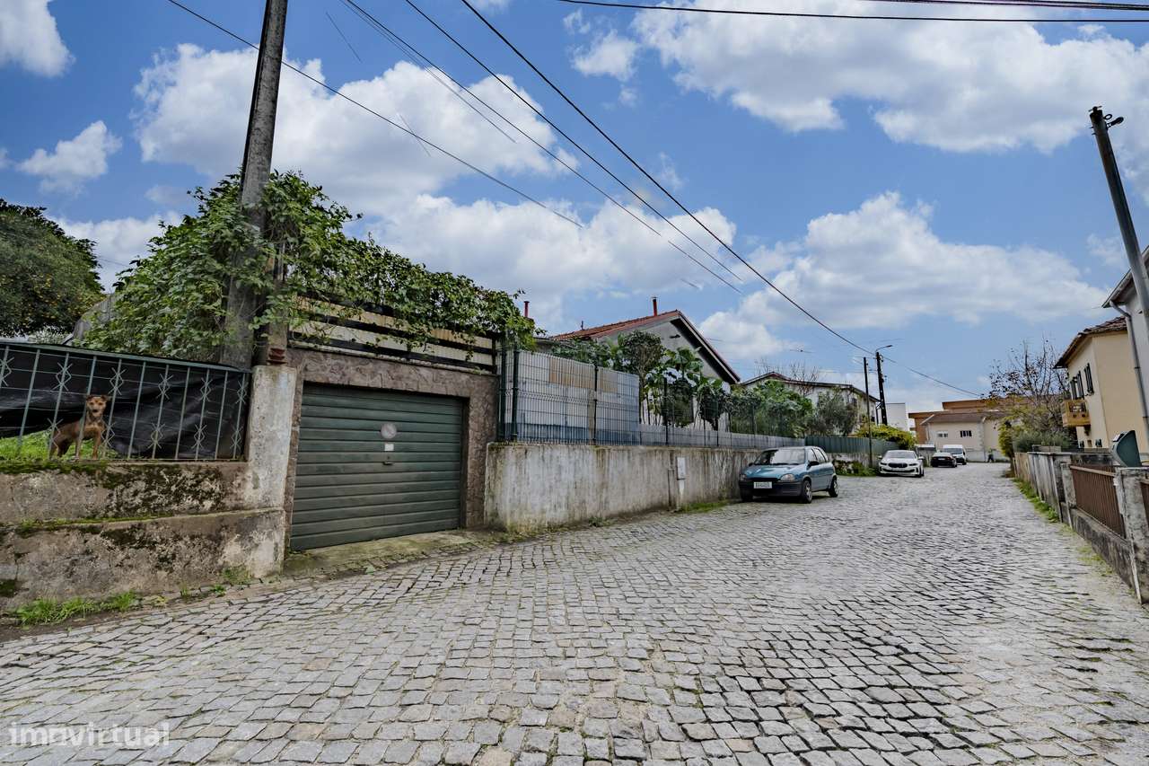 Moradia T2 para venda na Rua dos Emigrantes, Nogueira, Braga-20