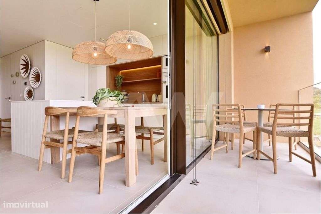 Apartamento T2 com terraço de 14m2 e lugar de estacionamento inserido - Grande imagem: 4/36