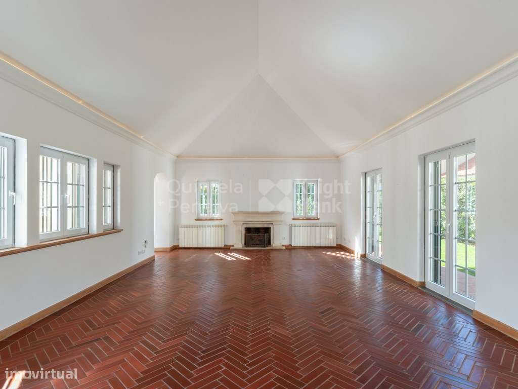 Moradia T6 com jardim e piscina para arrendamento em Cascais - Grande imagem: 2/31