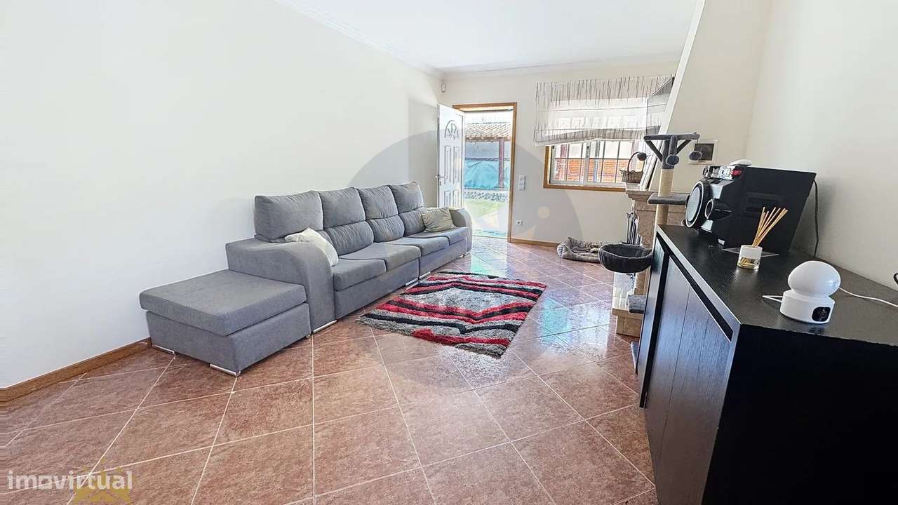 Moradia Isolada T4 em Arrifana –-17