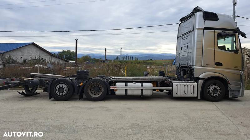 Mercedes-Benz Actros - 2