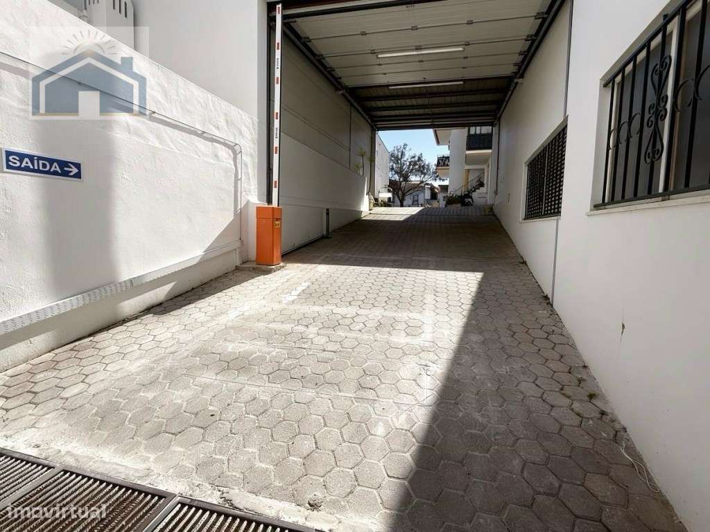 Parque de Estacionamento Automatizado 24h no Centro de Lagos-16