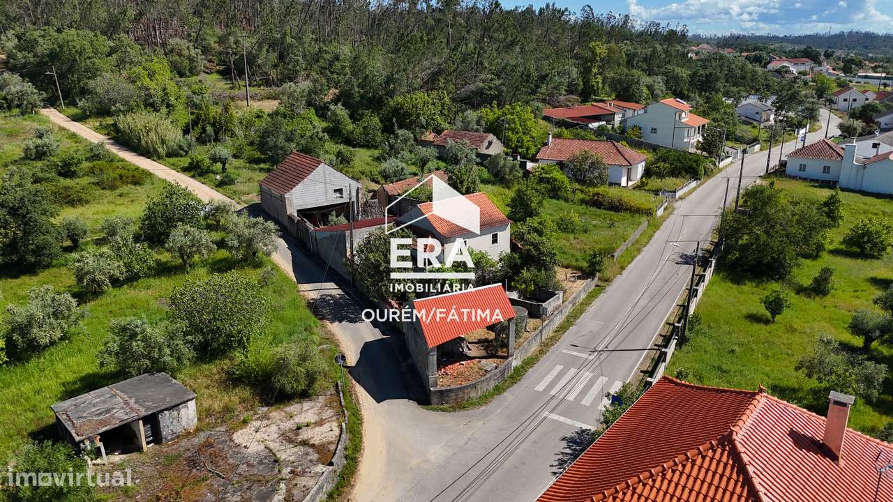 Moradia T2 com quintal localizada no Olival-20