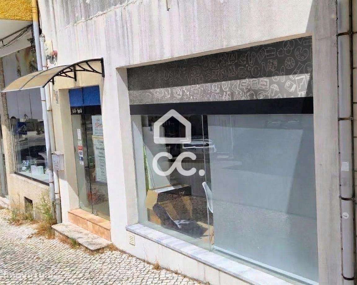 Loja com 120 m², 2 pisos e Saída de Fumos – Torres Novas-19
