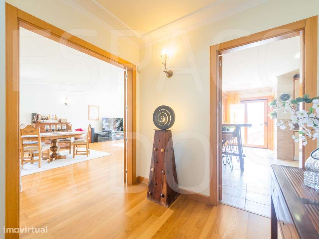 DESLUMBRANTE! Condomínio Privado com porteiro residente, vigilância...-37