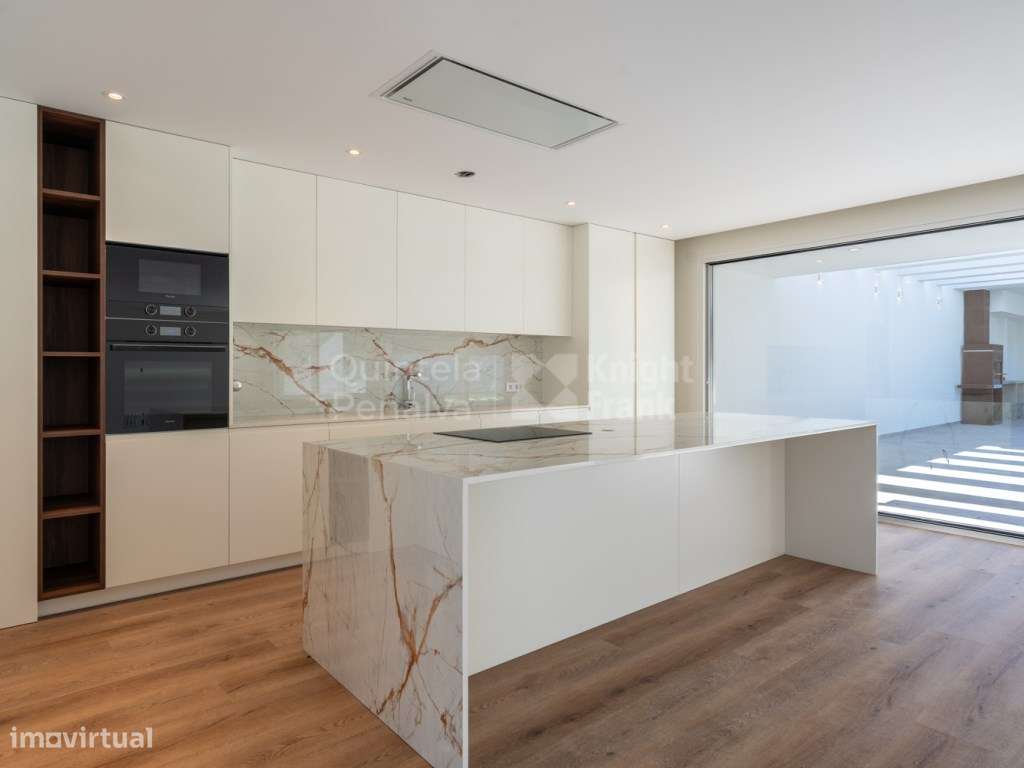 Moradia T7 com jardim e piscina na Verdizela-12