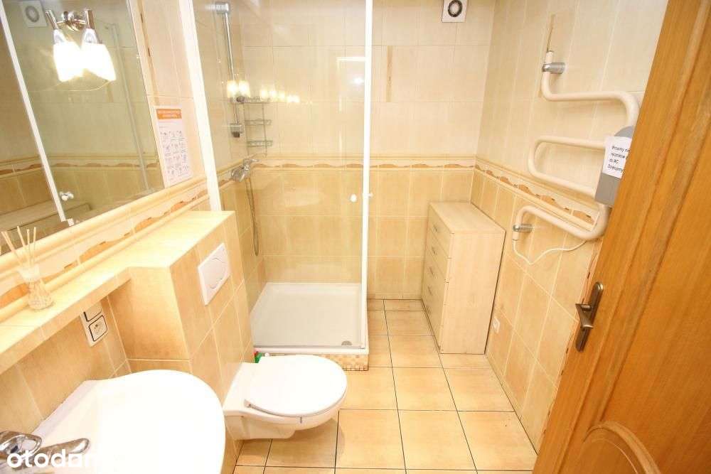 Dom wolnostojący z dużym ogrodem w spokojnej okolicy.-10