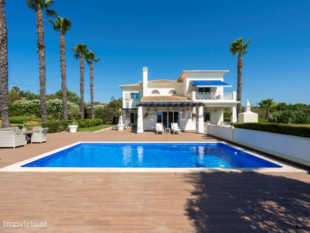 Uma Propriedade Única no Algarve com Espaço, Natureza e Conforto - Grande imagem: 2/55