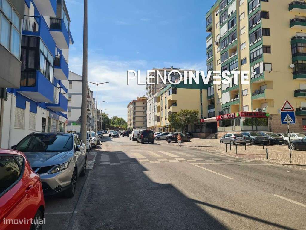 T2 Totalmente Remodelado com Varanda nas Paivas-14