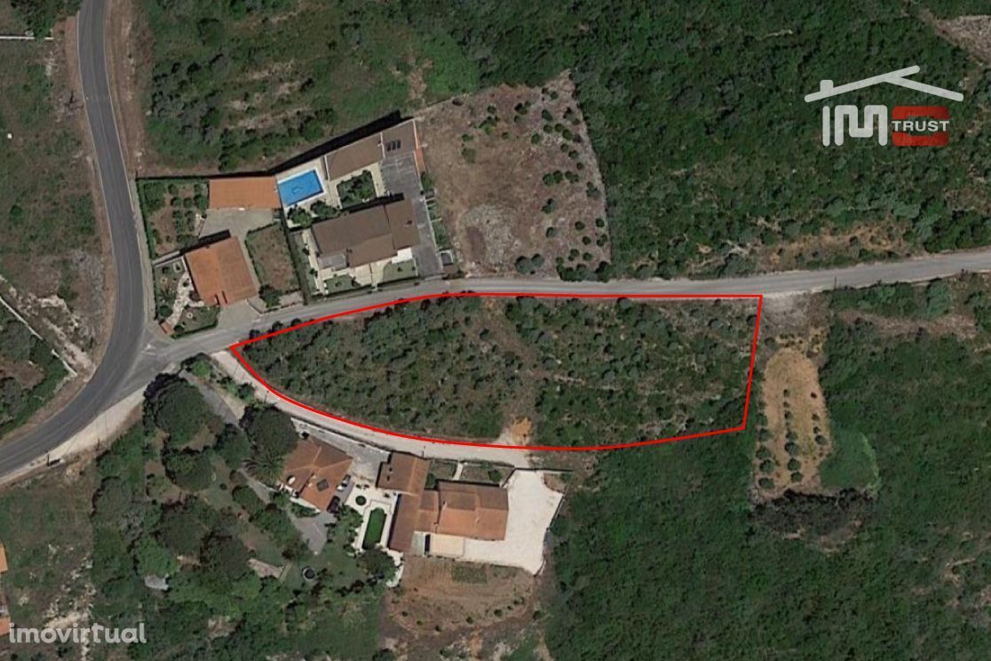 TERRENO PARA CONSTRUÇÃO COM AREA DE 3000 M2 JÁ COM DEFINIÇÃO DE 3 L...