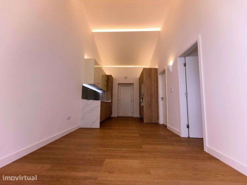 Barreiro, moradia T2 em banda totalmente remodelada para venda-7