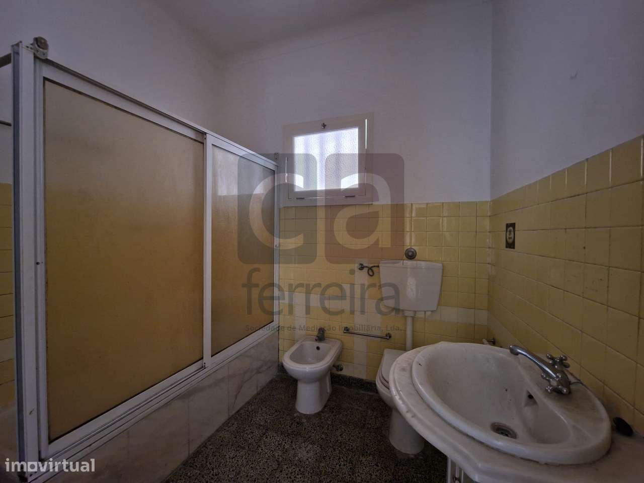 Apartamento T3 com Logradouro e Garagem/Loja – Almeirim-22