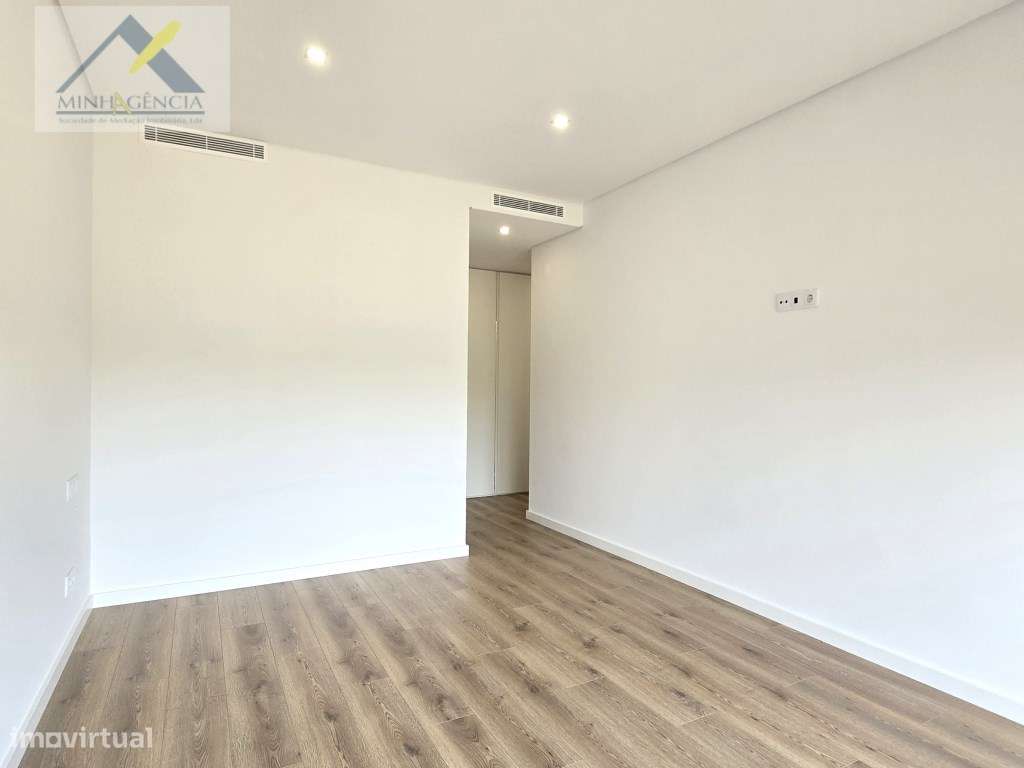 Apartamento T3 Novo com garagem e piscina no Montijo-23