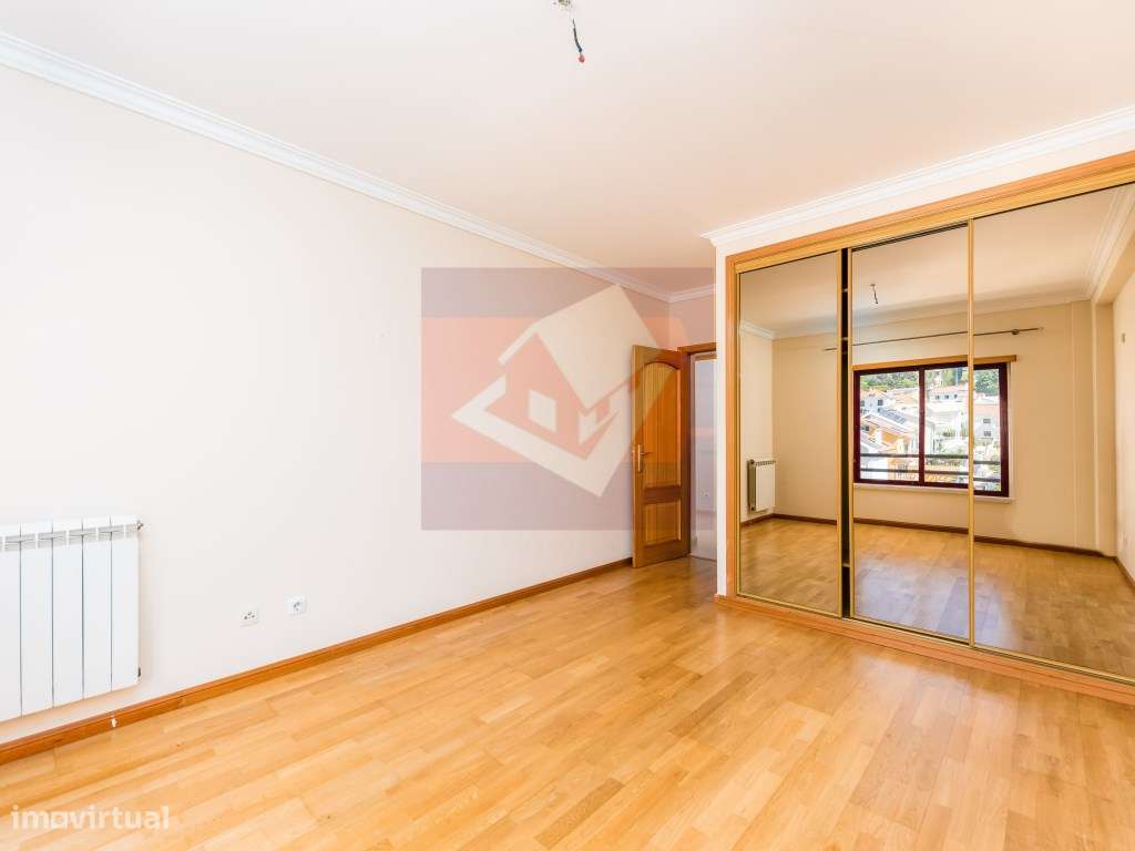 Apartamento T2 na Ramada com parqueamento-7
