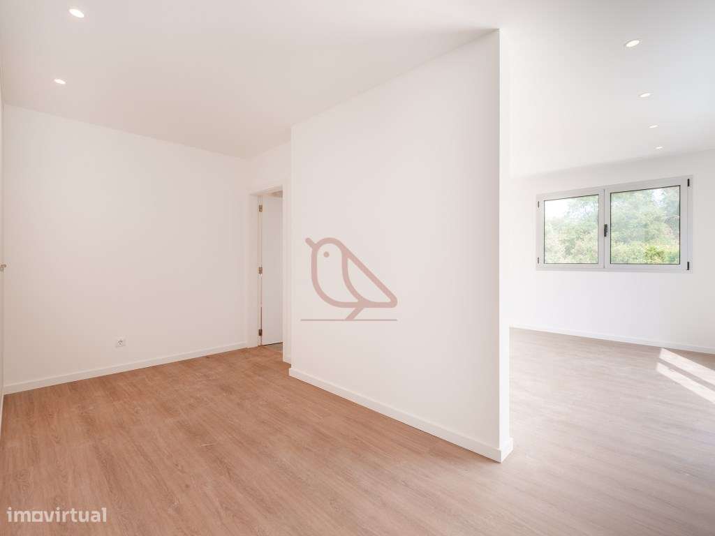 Moradia Isolada T4 Contemporânea com Jardim e Acabamentos Premium -...-23