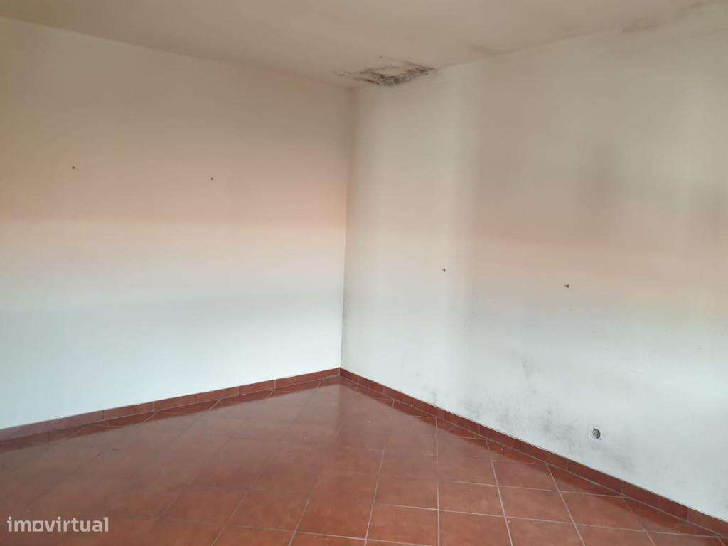 Moradia V5 com Logradouro e garagem - Grande imagem: 5/18