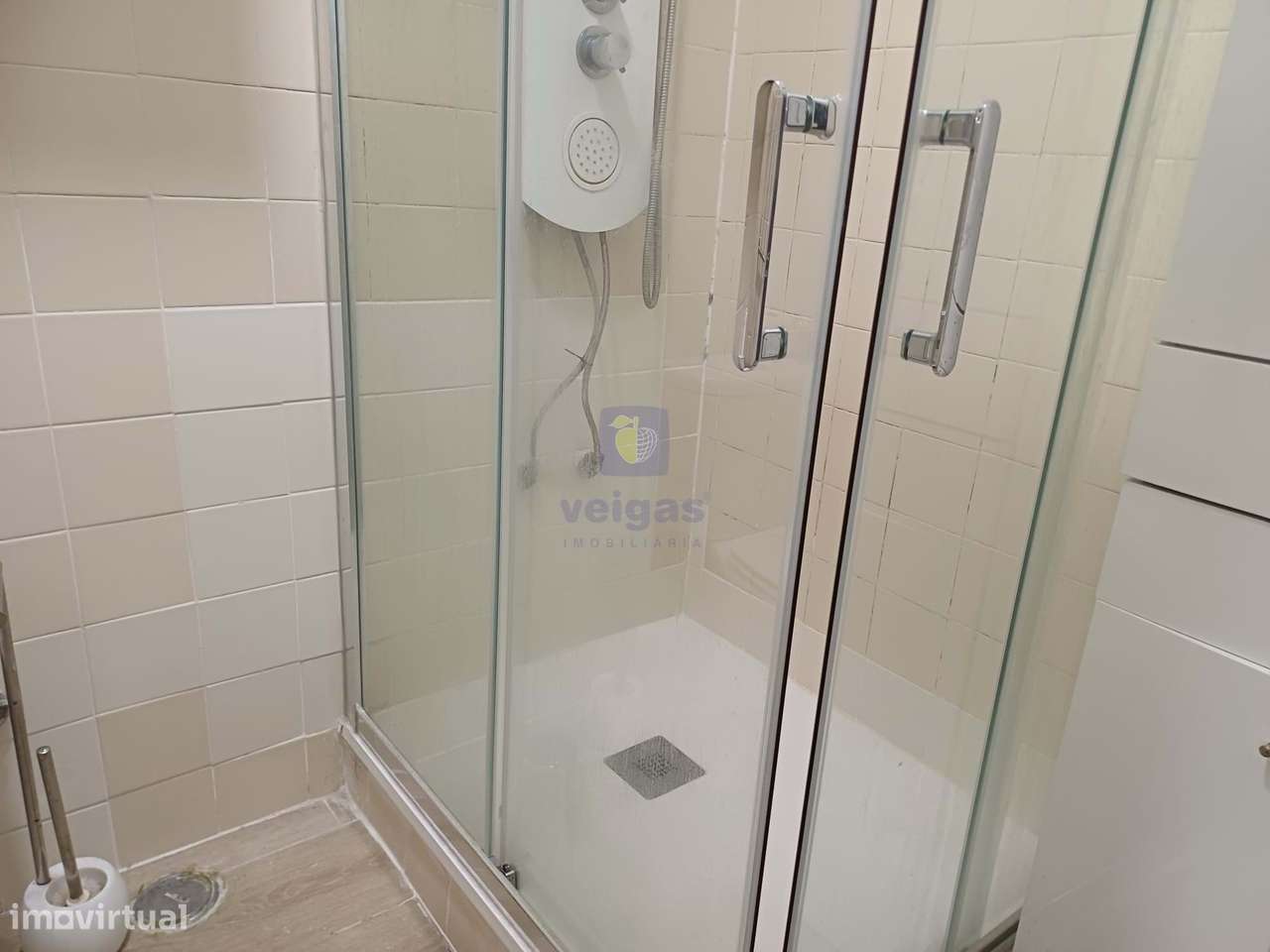 Arrendo T1+1 Equipado e Mobilado junto ao Areeiro - Av.Roma - Grande imagem: 5/11