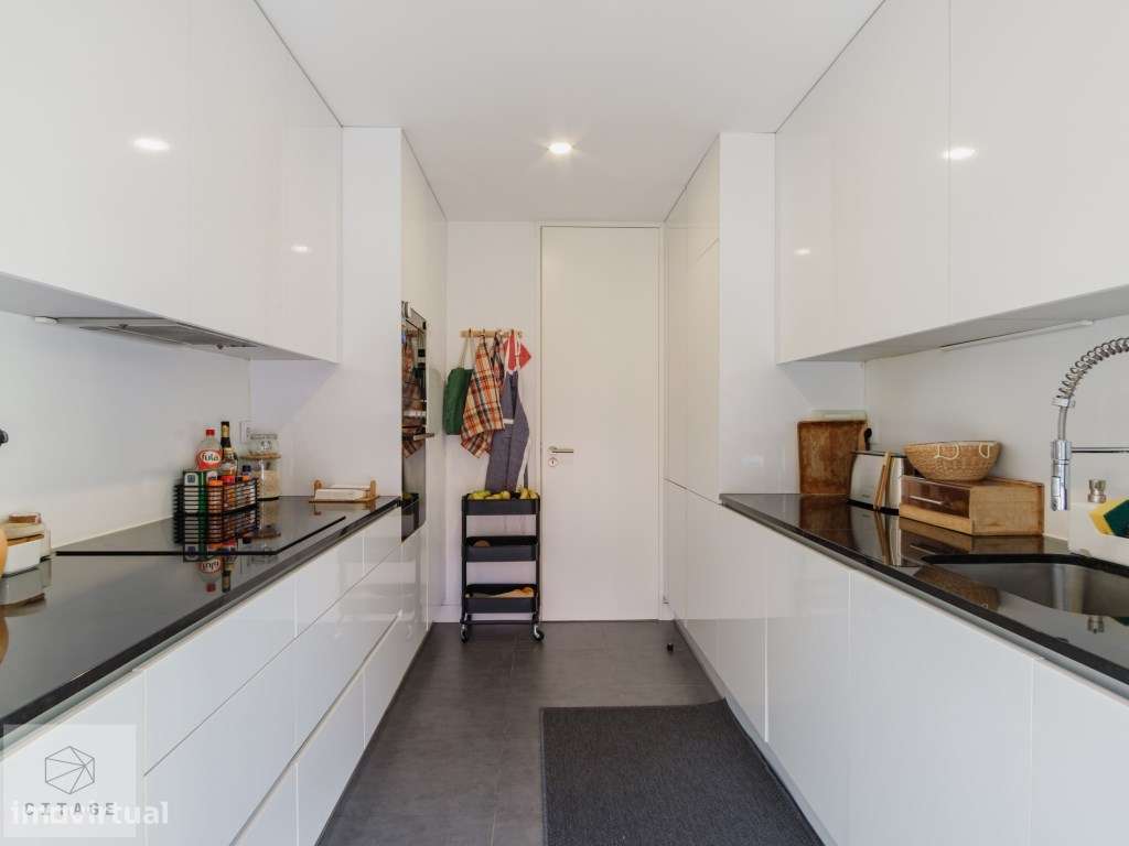 Apartamento T3 com garagem Amoreiras-17